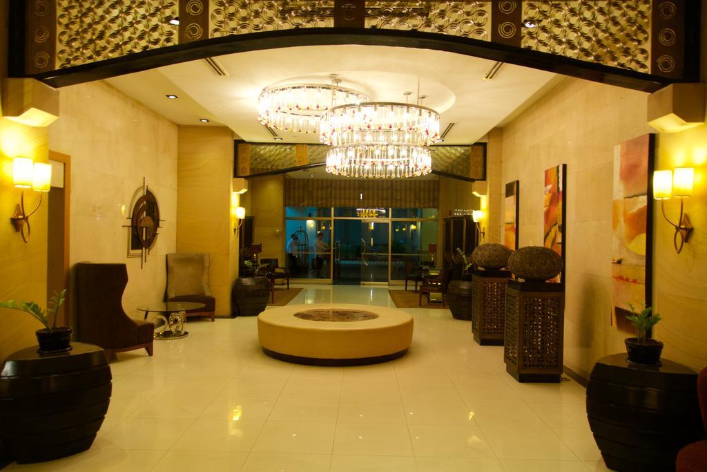 Luxury Condo At Forbeswood Parklane The Fort Bgc Makati City Room photo